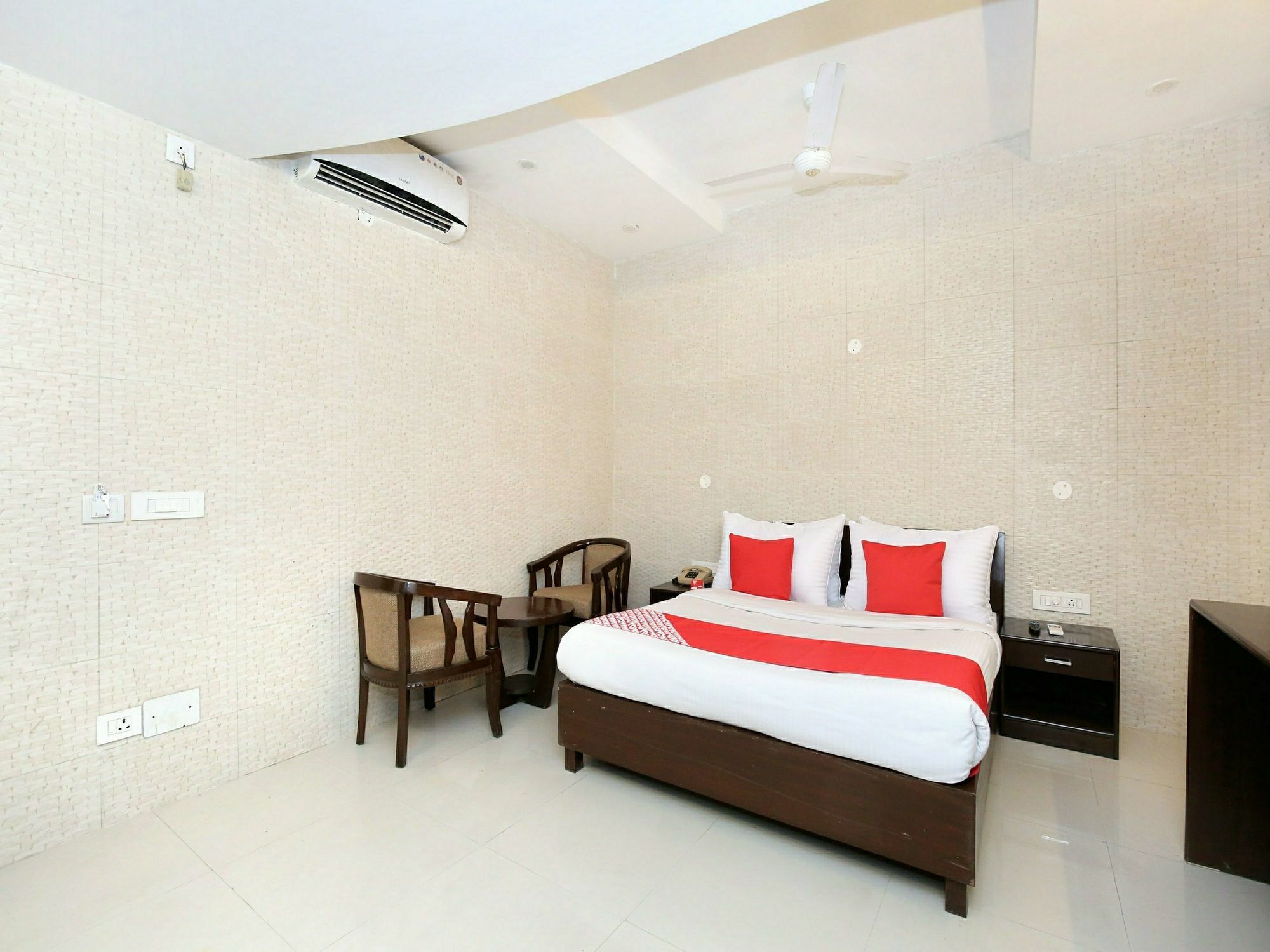 Hotel Oscar Regency Panchkula Extérieur photo